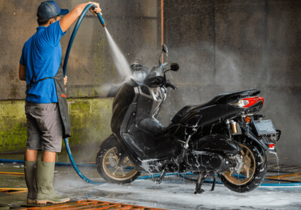 cleaning bike